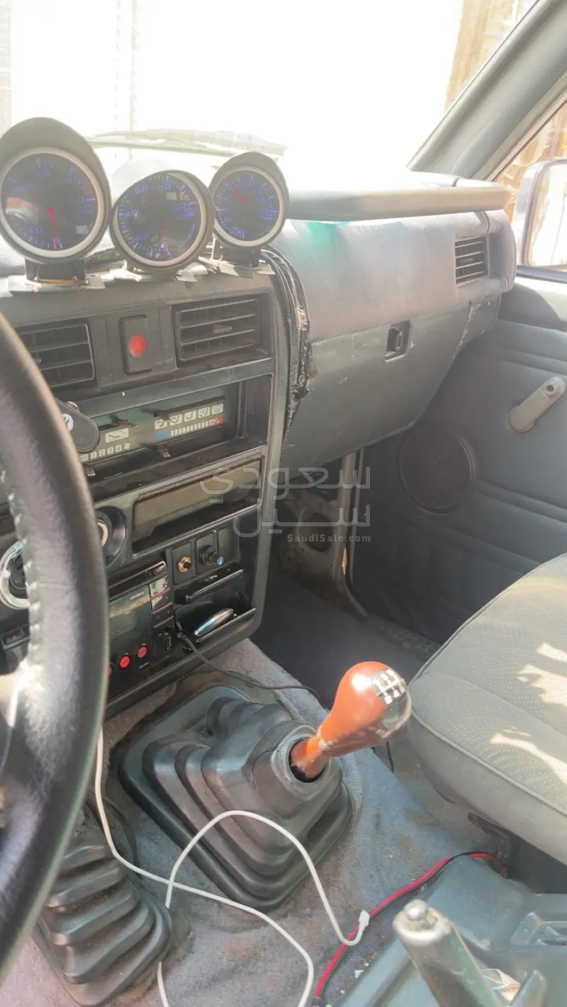 1992 نيسان باترول ربع