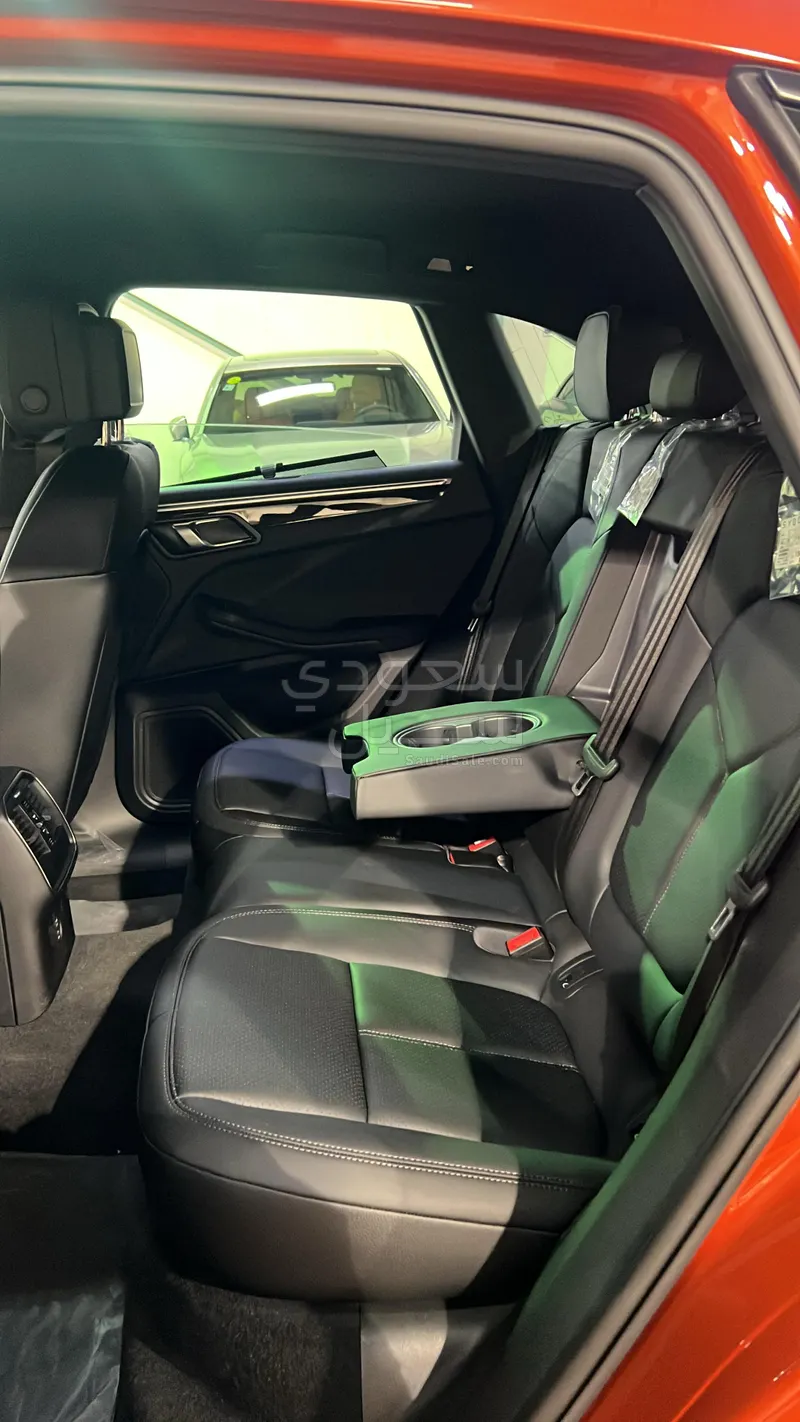 2024 بورش ماكان