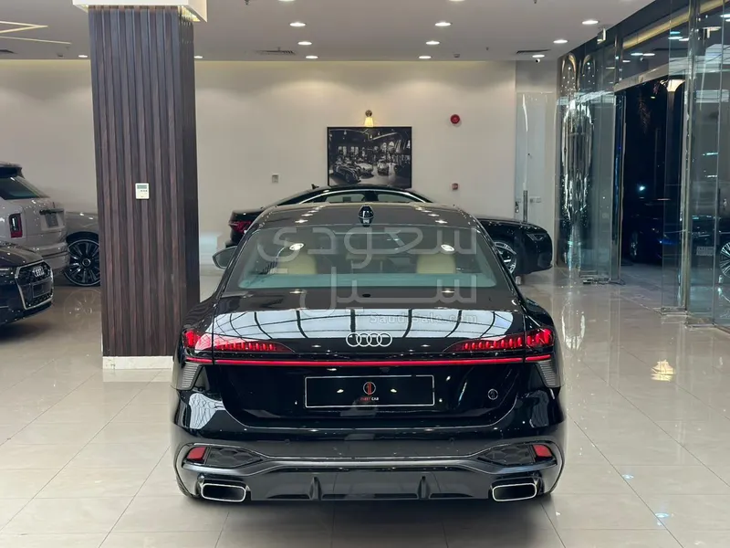 2026 اودي اي 6 اس لاين