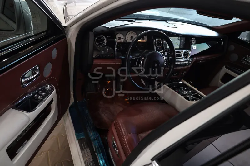 2011 رولز رويس قوست