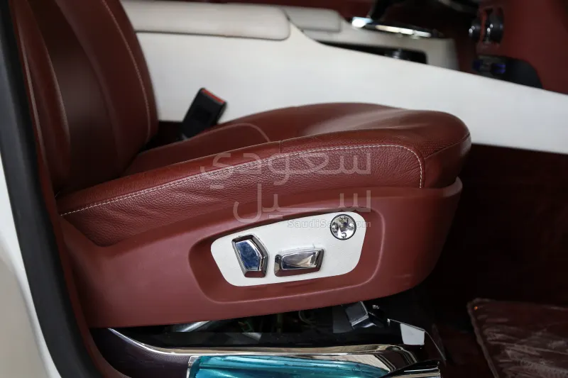 2011 رولز رويس قوست