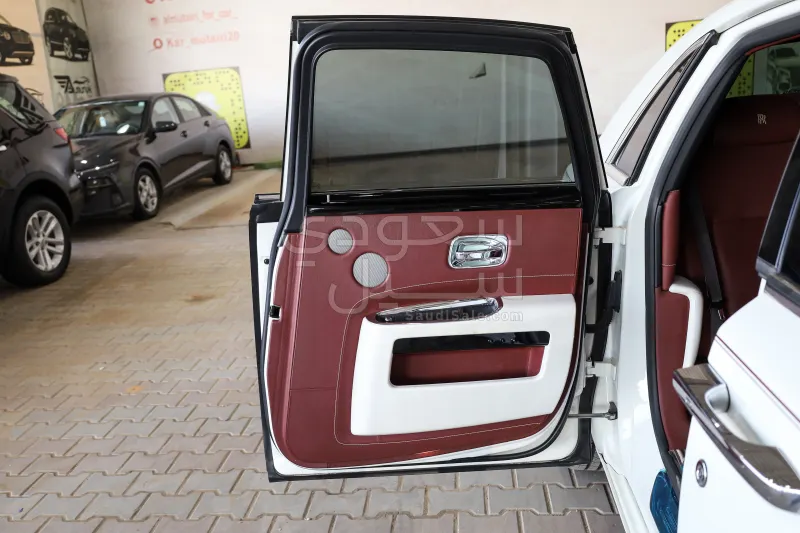 2011 رولز رويس قوست