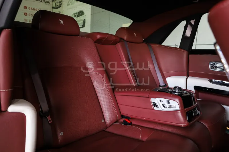 2011 رولز رويس قوست