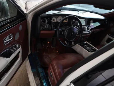 2011 رولز رويس قوست