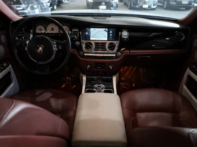 2011 رولز رويس قوست