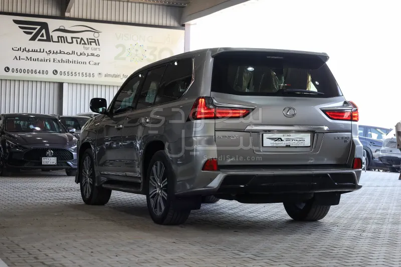 2018 لكزس إل إكس 570 اس