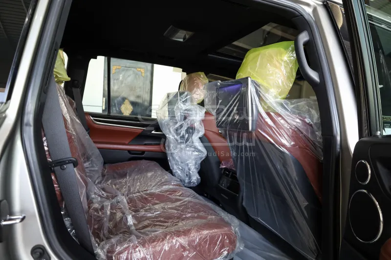 2018 لكزس إل إكس 570 اس