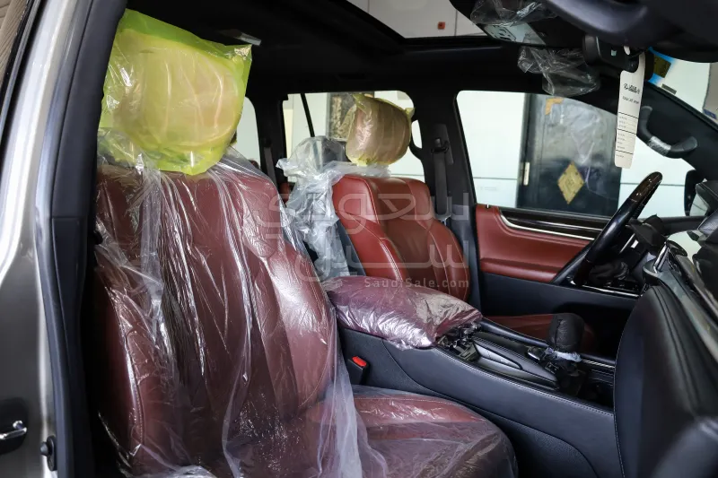 2018 لكزس إل إكس 570 اس