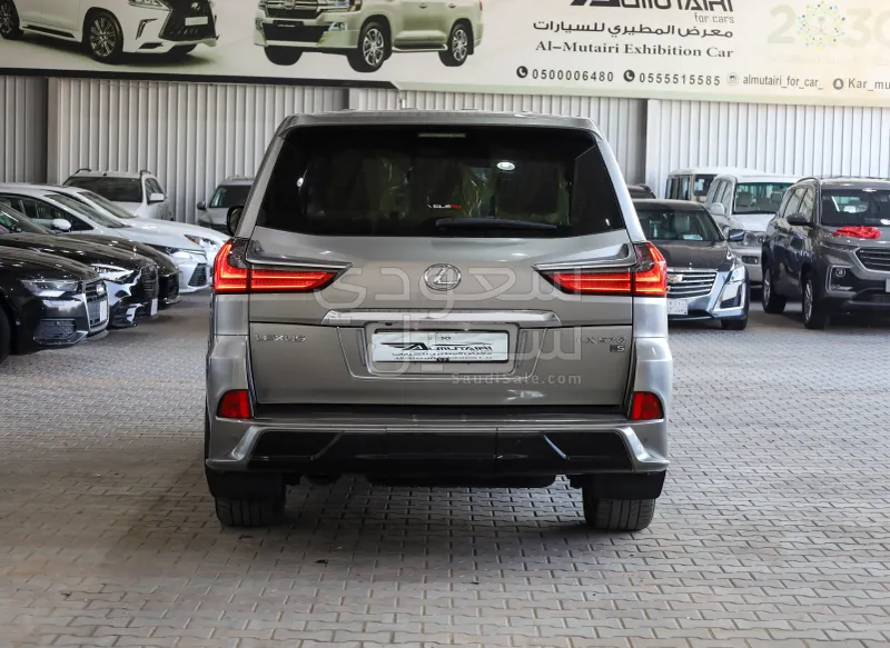 2018 لكزس إل إكس 570 اس