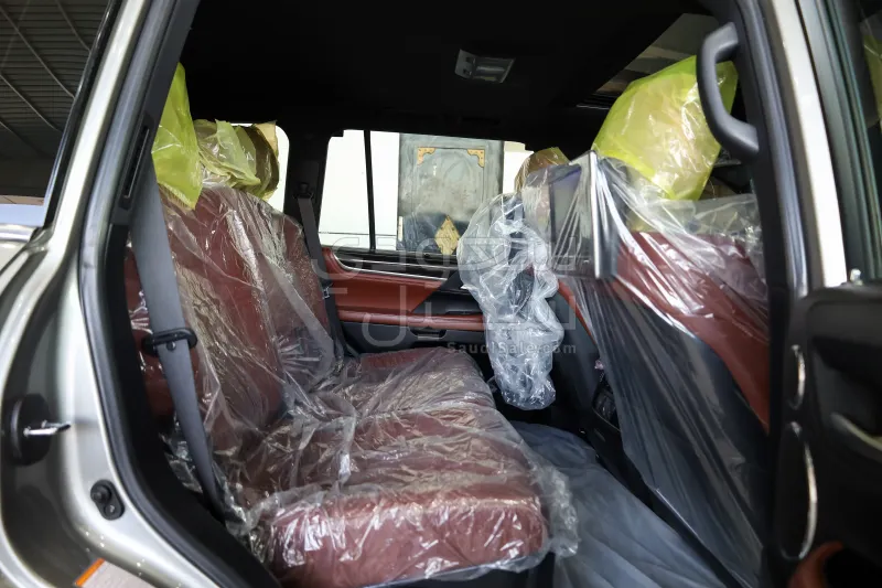 2018 لكزس إل إكس 570 اس