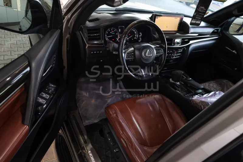 2018 لكزس إل إكس 570 اس