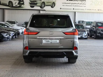 2018 لكزس إل إكس 570 اس