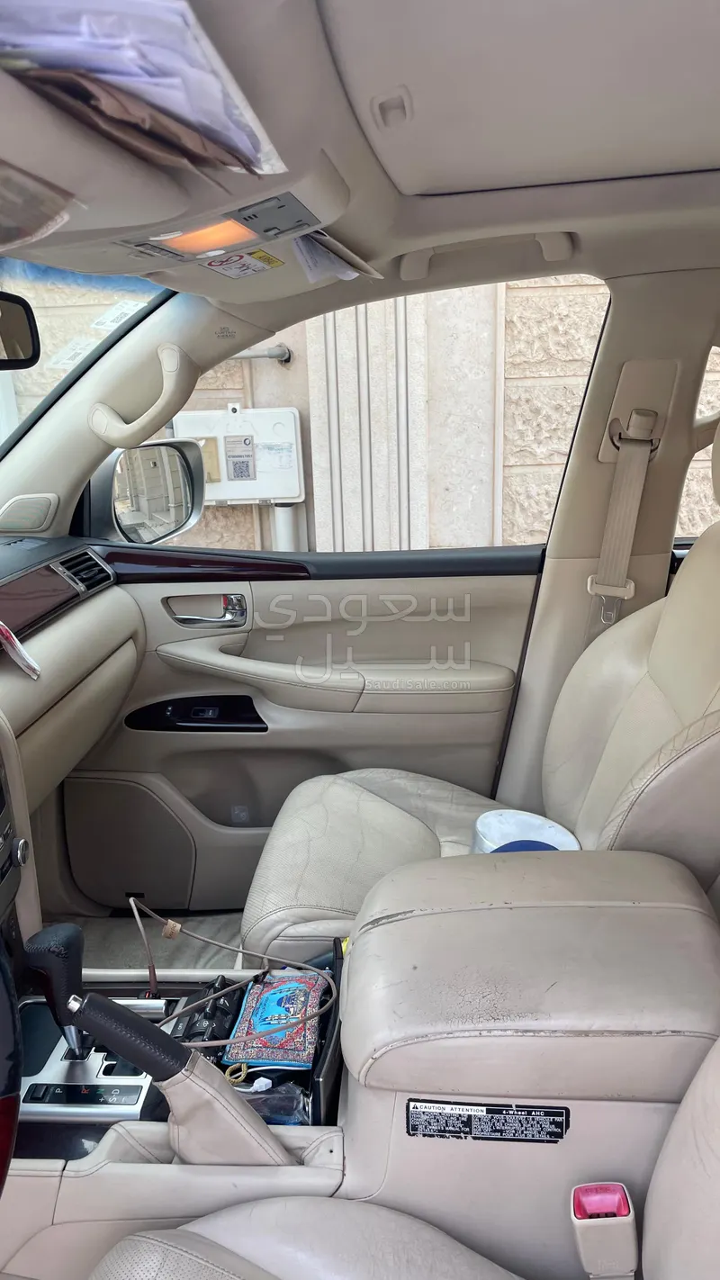 2013 لكزس إل إكس 570