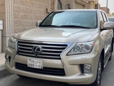2013 لكزس إل إكس 570