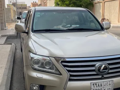2013 لكزس إل إكس 570