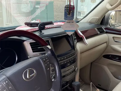 2013 لكزس إل إكس 570