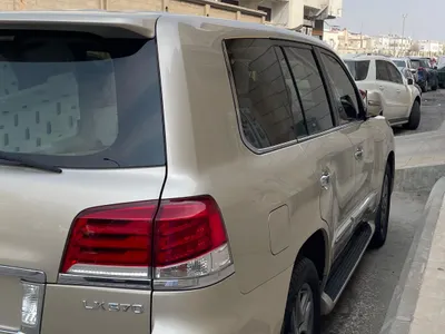 2013 لكزس إل إكس 570