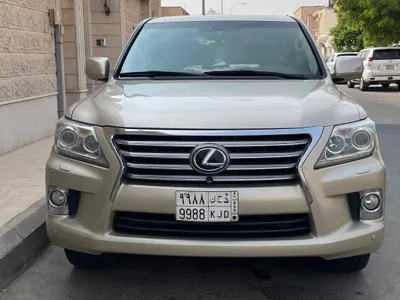2013 لكزس إل إكس 570
