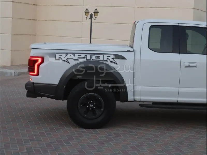 2017 فورد اف 150 رابتور