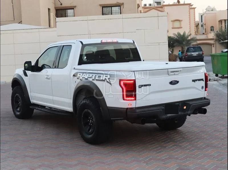 2017 فورد اف 150 رابتور
