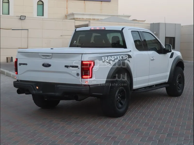2017 فورد اف 150 رابتور