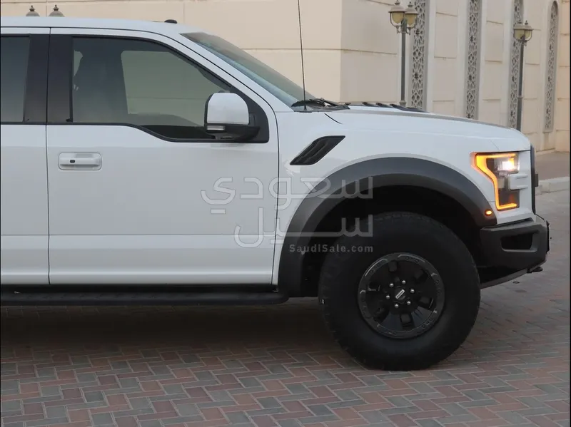 2017 فورد اف 150 رابتور
