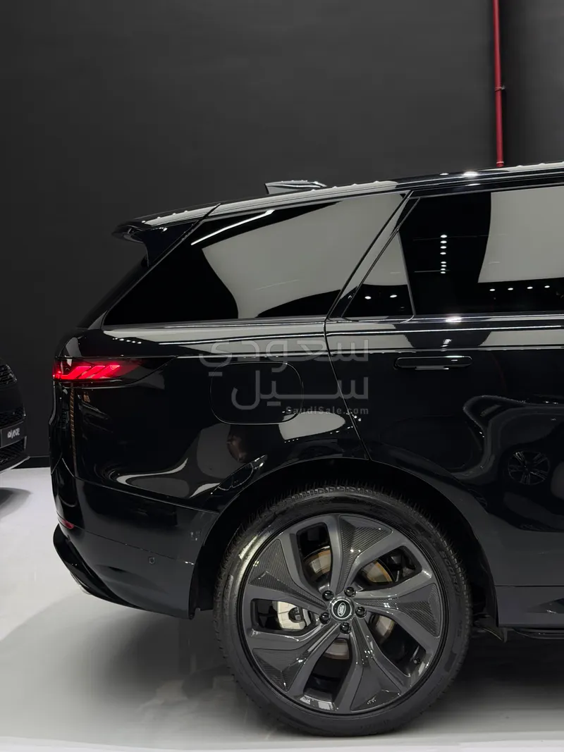 2025 لاند روفر رينج روفر سبورت اتش اس اي