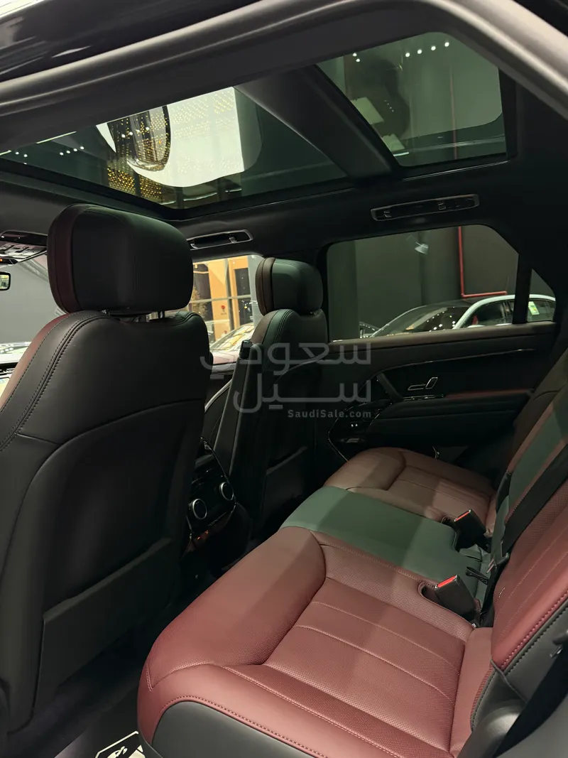 2025 لاند روفر رينج روفر سبورت اتش اس اي