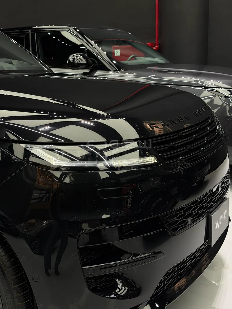 2025 لاند روفر رينج روفر سبورت اتش اس اي