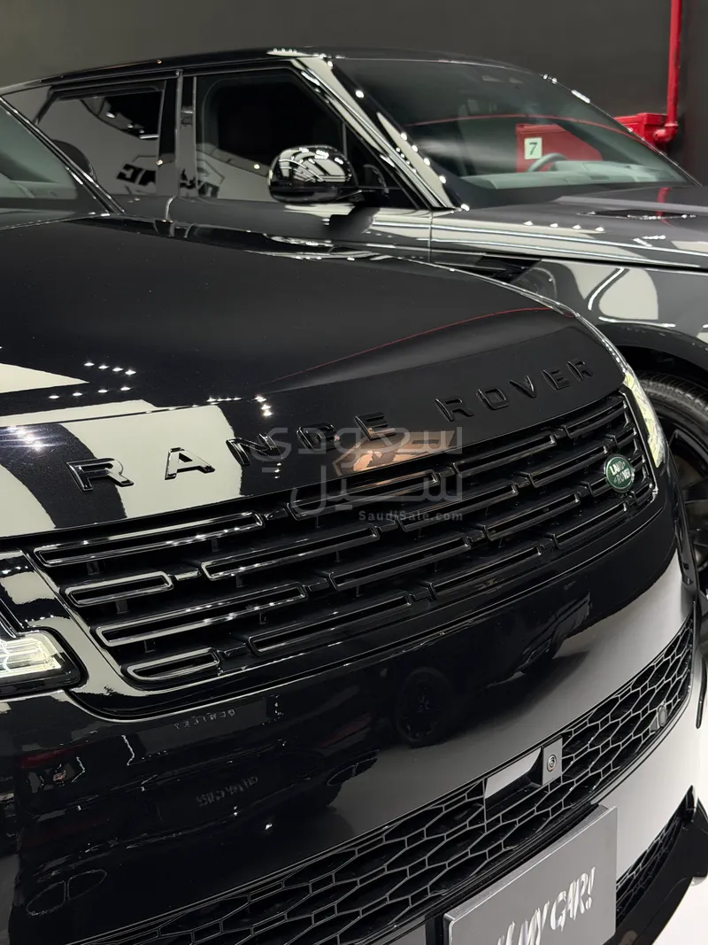 2025 لاند روفر رينج روفر سبورت اتش اس اي