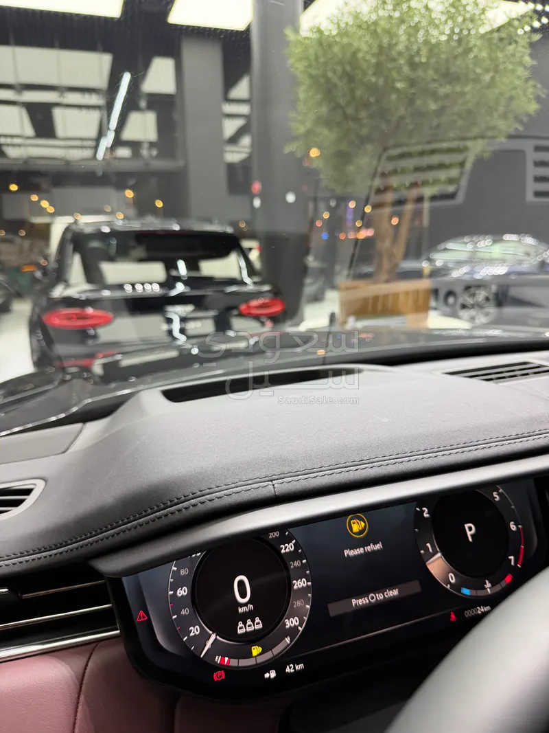 2025 لاند روفر رينج روفر سبورت اتش اس اي