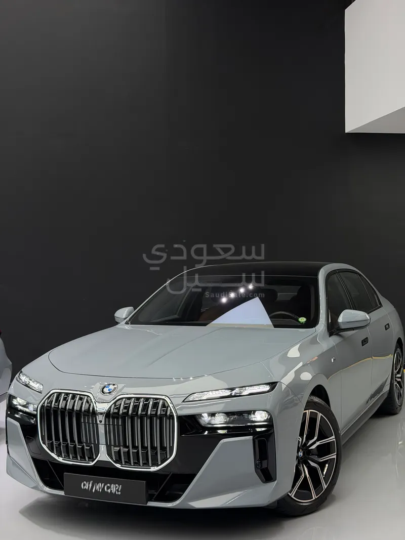 2025 بي ام دبليو الفئة السابعة 735أي