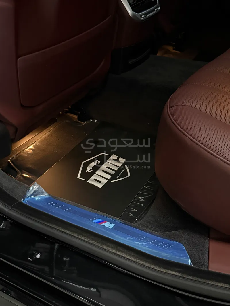 2025 بي ام دبليو الفئة السابعة 735أي