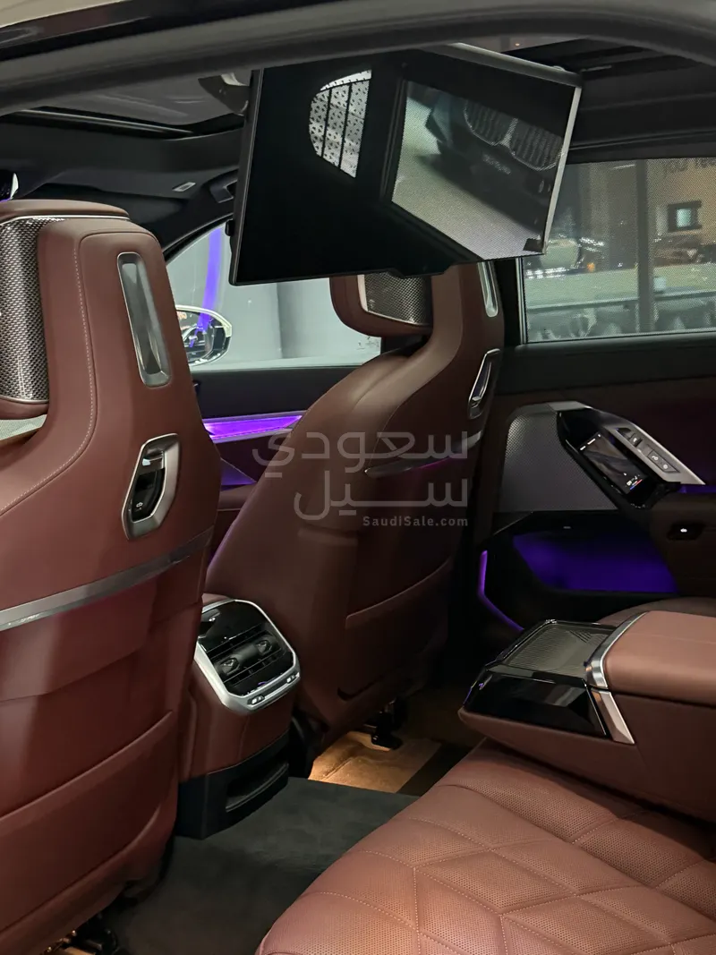 2025 بي ام دبليو الفئة السابعة 735أي