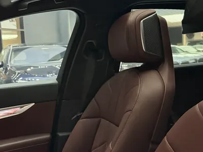 2025 بي ام دبليو الفئة السابعة 735أي