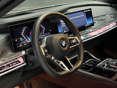 2025 بي ام دبليو الفئة السابعة 735أي