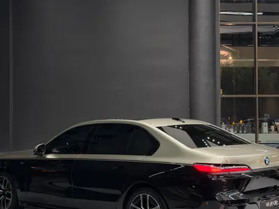 2025 بي ام دبليو الفئة السابعة 735أي