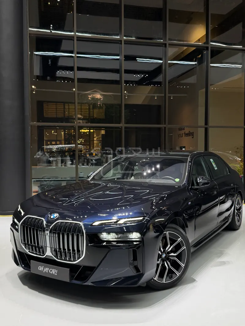 2025 بي ام دبليو الفئة السابعة 735أي