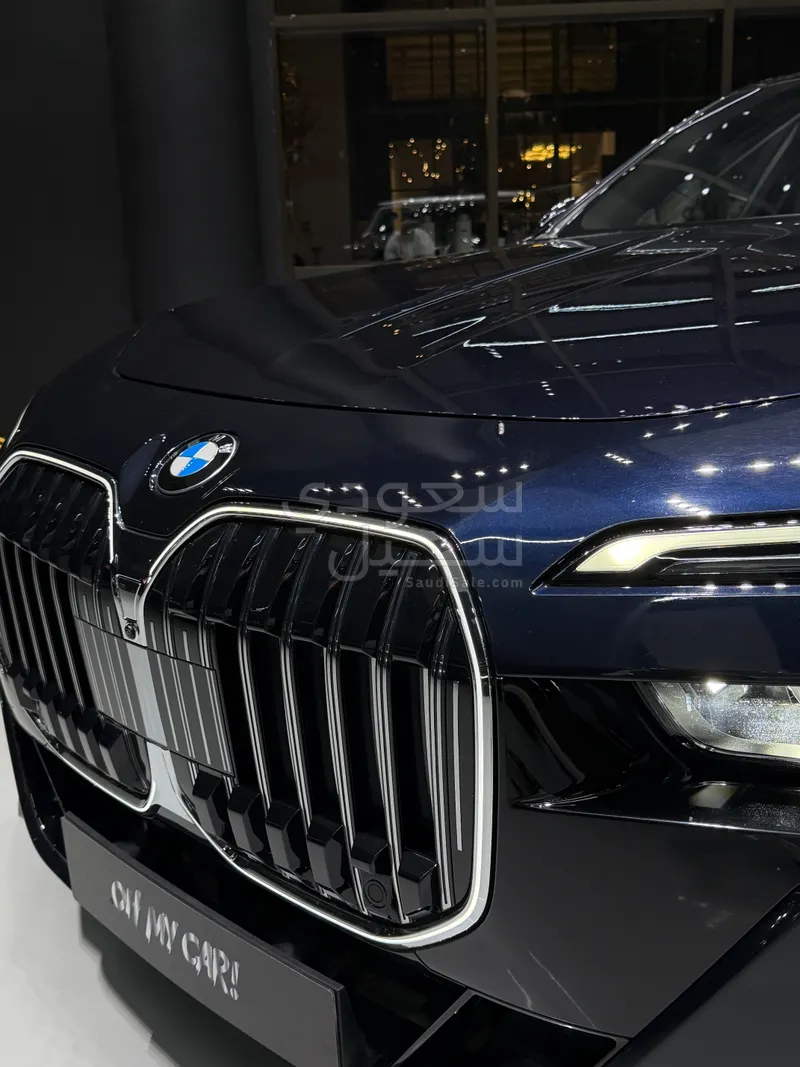 2025 بي ام دبليو الفئة السابعة 735أي