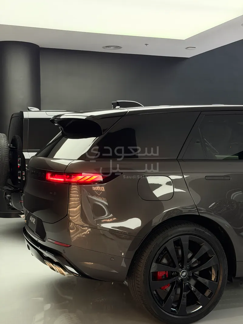 2025 لاند روفر رينج روفر سبورت اتش اس اي