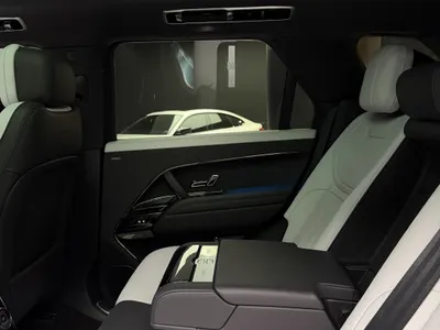 2025 لاند روفر رينج روفر سبورت اتش اس اي