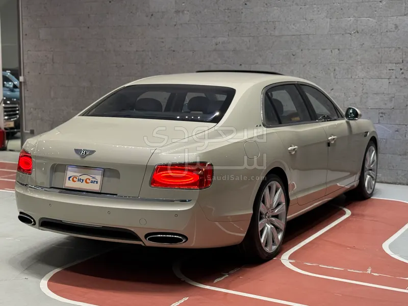 2014 بنتلي كونتيننتل فلاينج سبير