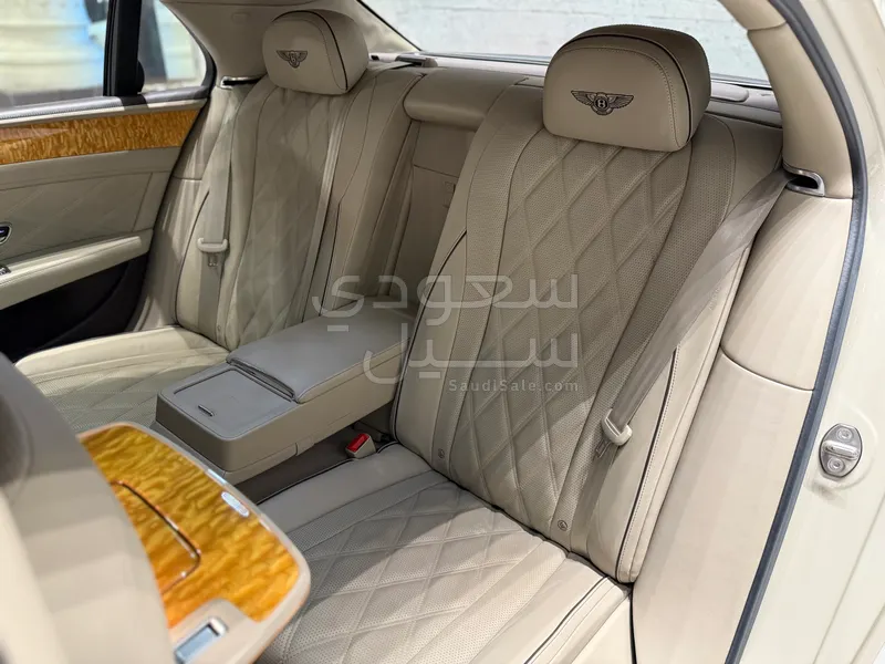 2014 بنتلي كونتيننتل فلاينج سبير