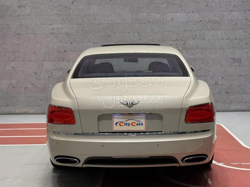 2014 بنتلي كونتيننتل فلاينج سبير