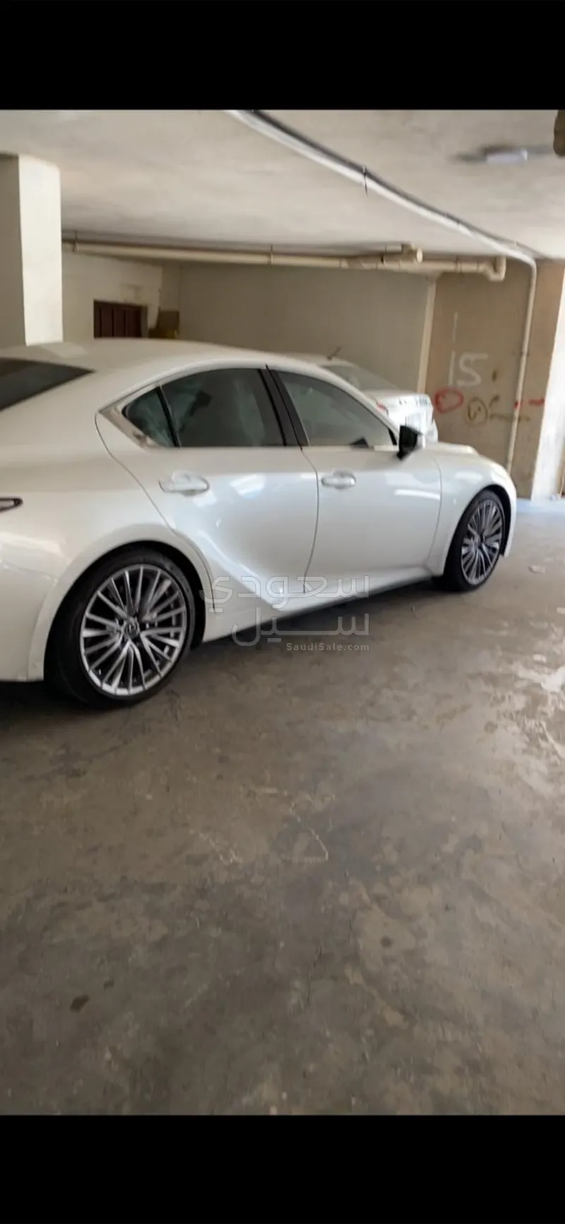2021 لكزس آي إس 350
