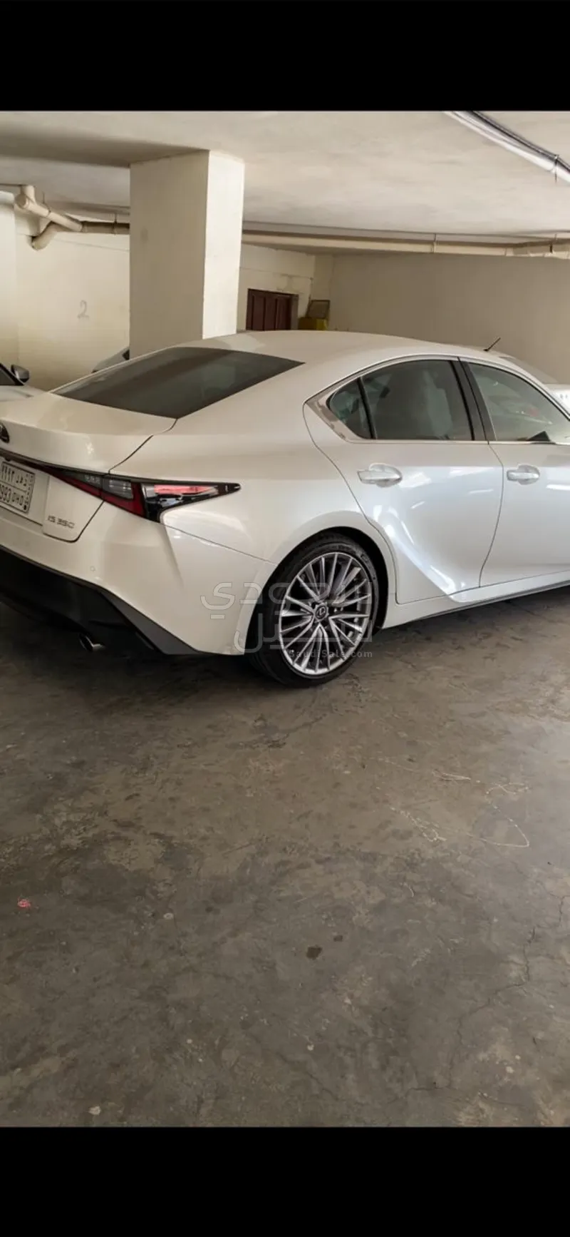 2021 لكزس آي إس 350