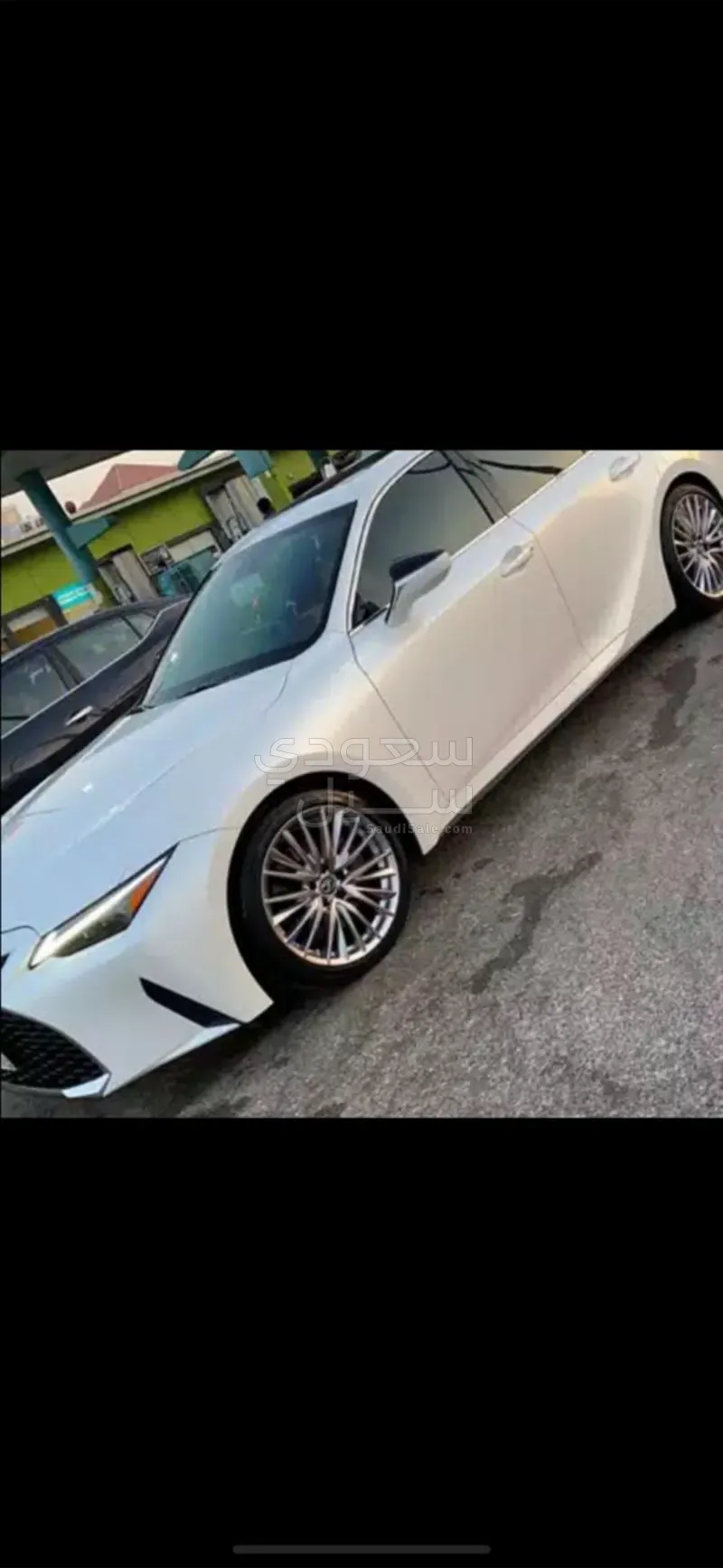 2021 لكزس آي إس 350