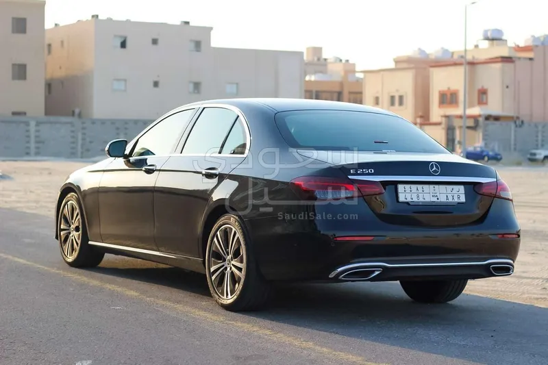 2021 مرسيدس - بنز إي 250