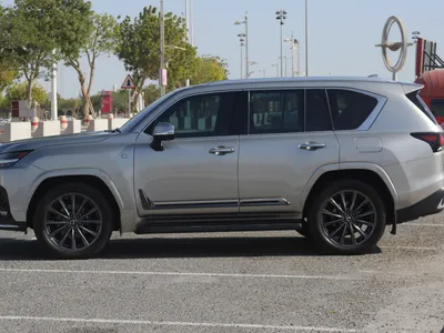 2023 لكزس إل إكس 600 إف