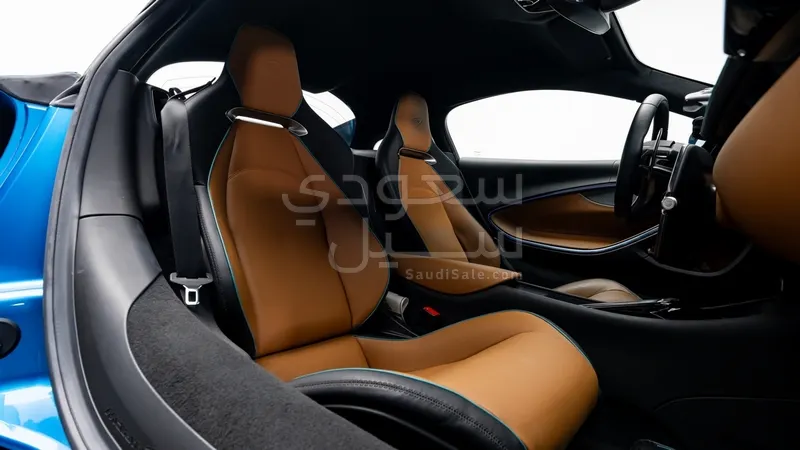 2023 مكلارين ارتورا